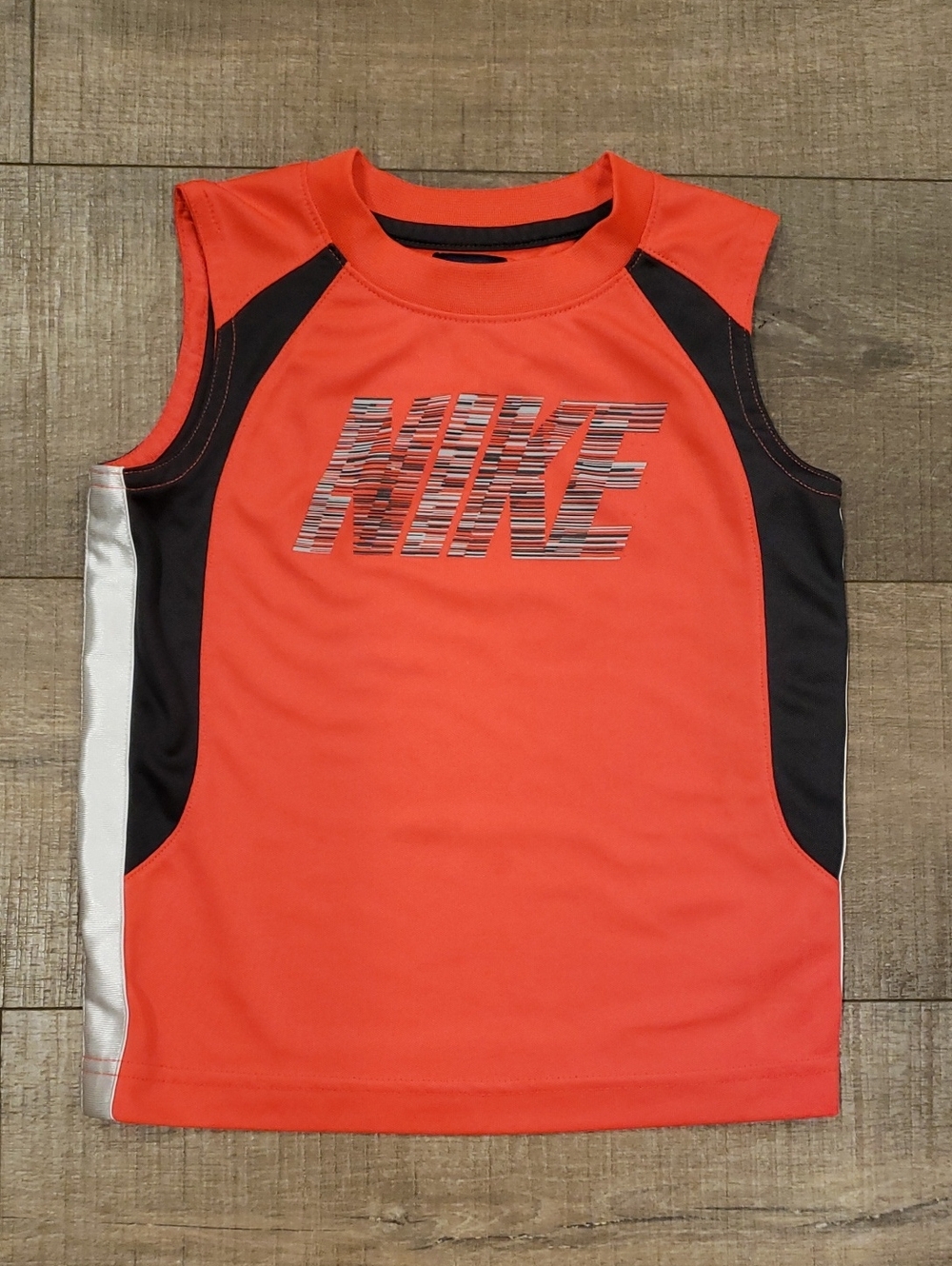 Nike Short Sleeve Tee Lot 5T